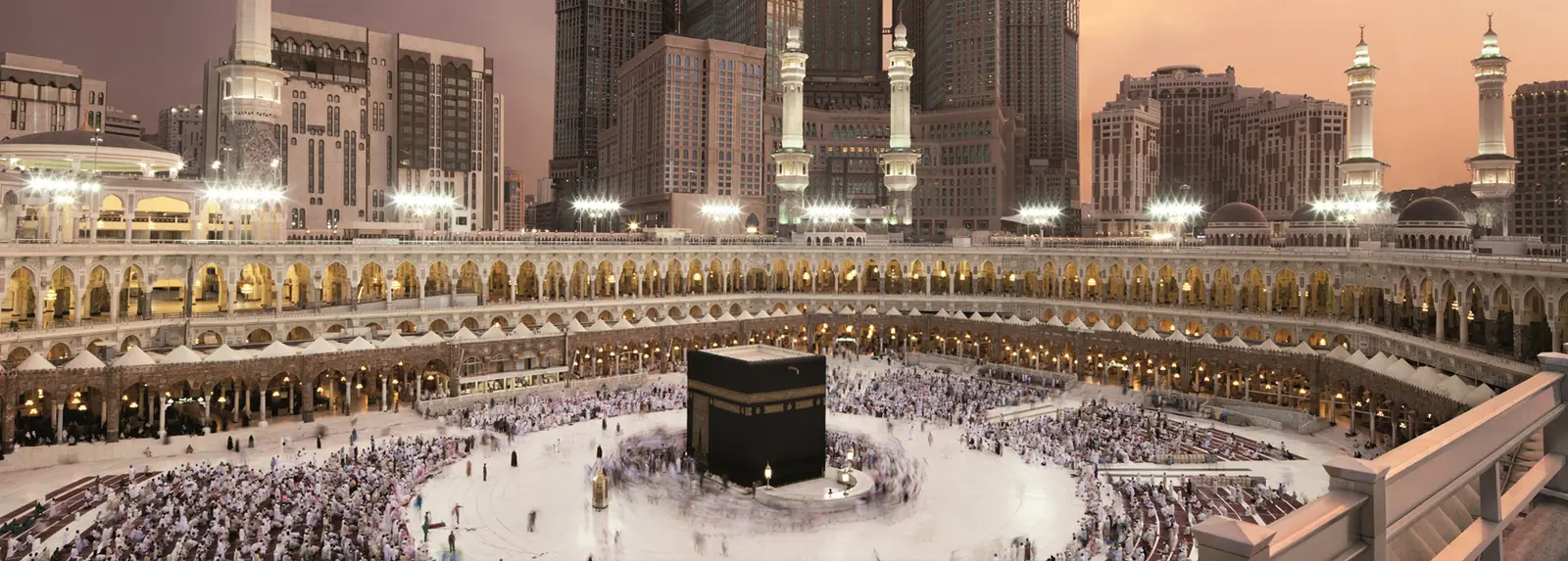 الكعبة المشرفة عند الغروب